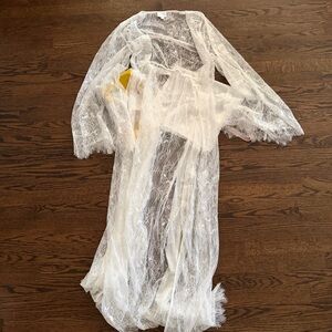 Elegant White Lace Women's Robe